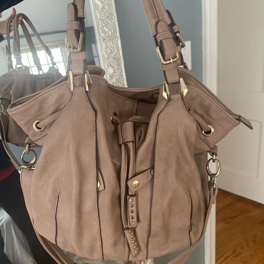 Adorable, versatile beige purse! Perfect condition